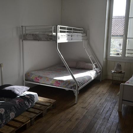 Bed and Breakfast Grande Chambre D'Hote Pour 4 A 5 Personnes Chef-Boutonne Zewnętrze zdjęcie