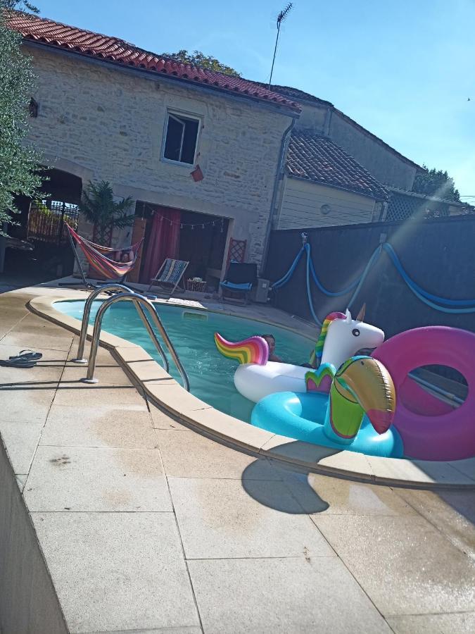 Bed and Breakfast Grande Chambre D'Hote Pour 4 A 5 Personnes Chef-Boutonne Zewnętrze zdjęcie
