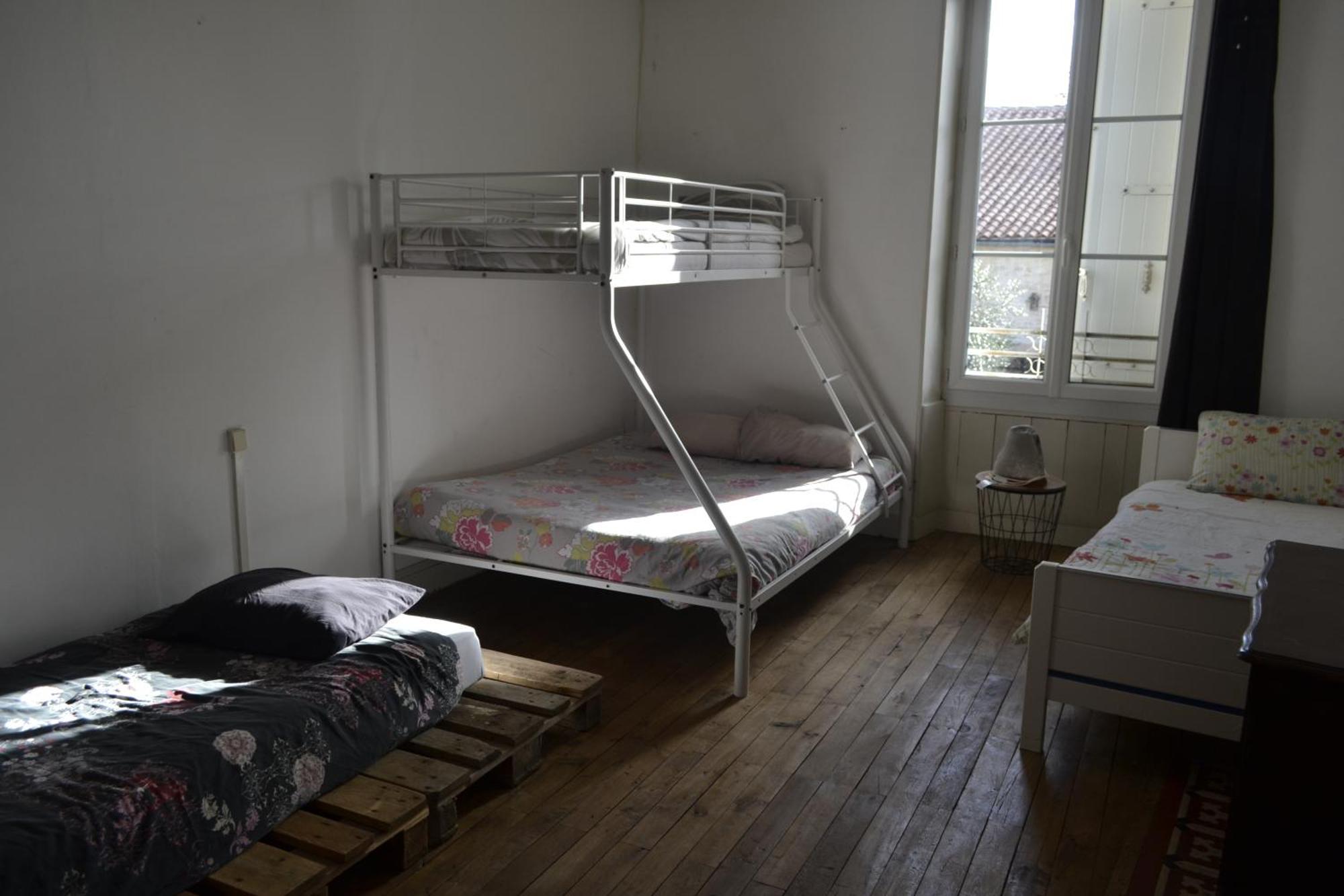 Bed and Breakfast Grande Chambre D'Hote Pour 4 A 5 Personnes Chef-Boutonne Zewnętrze zdjęcie