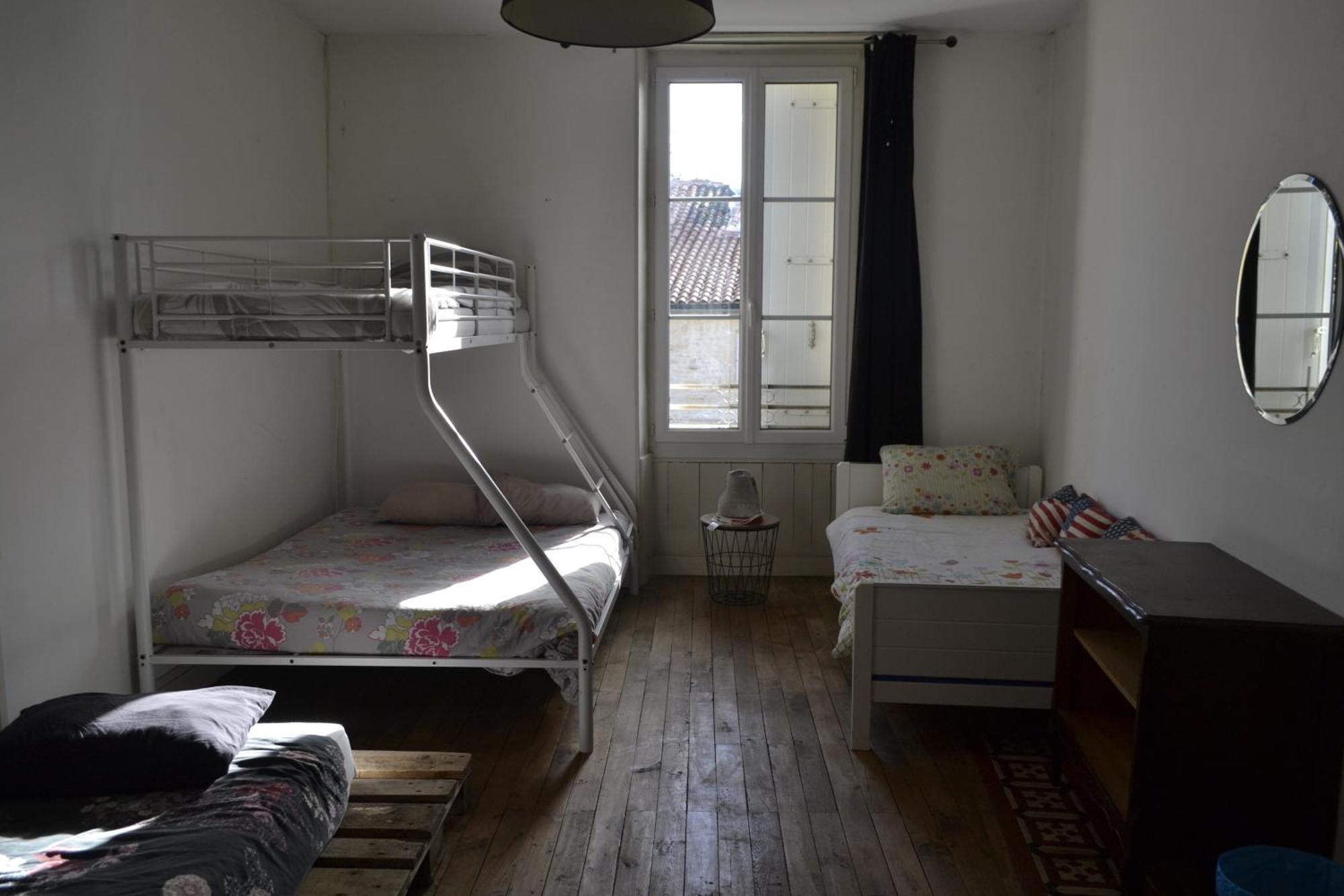 Bed and Breakfast Grande Chambre D'Hote Pour 4 A 5 Personnes Chef-Boutonne Zewnętrze zdjęcie